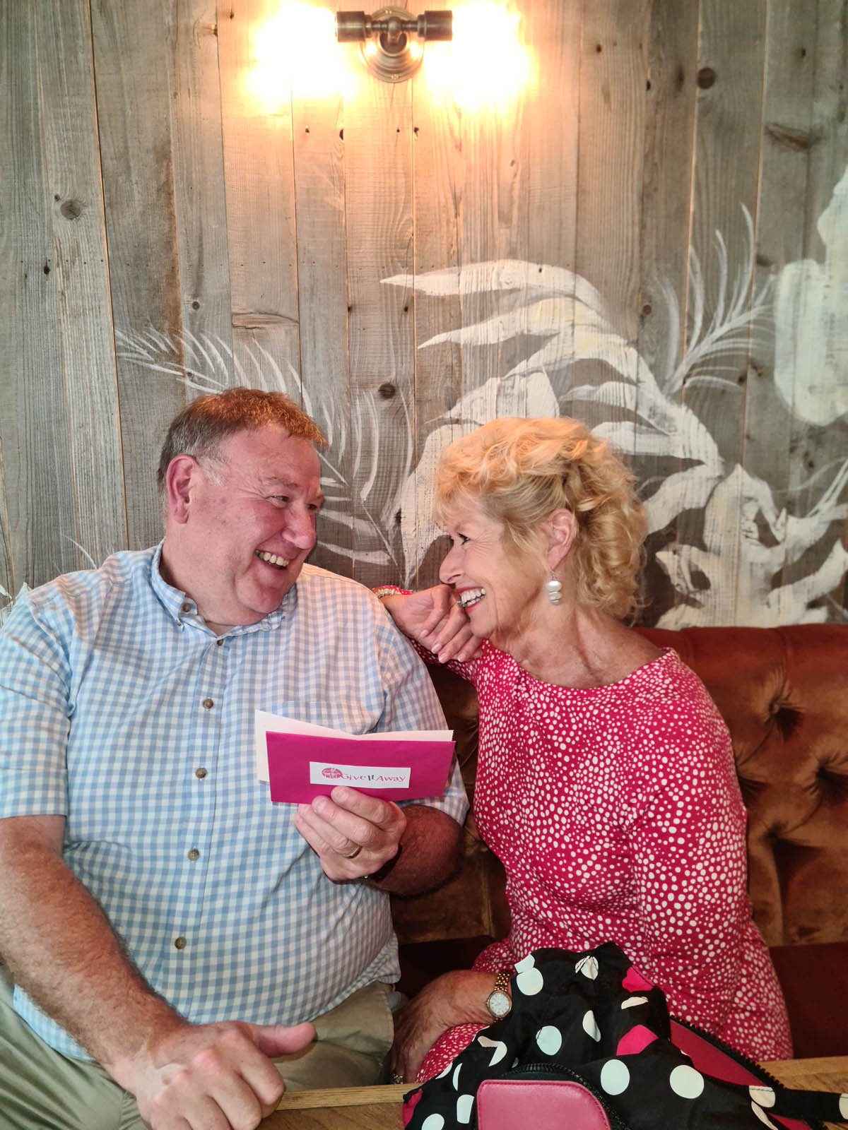 Chris and Charlotte met for the pink envelope moment and enjoyed a catch up!